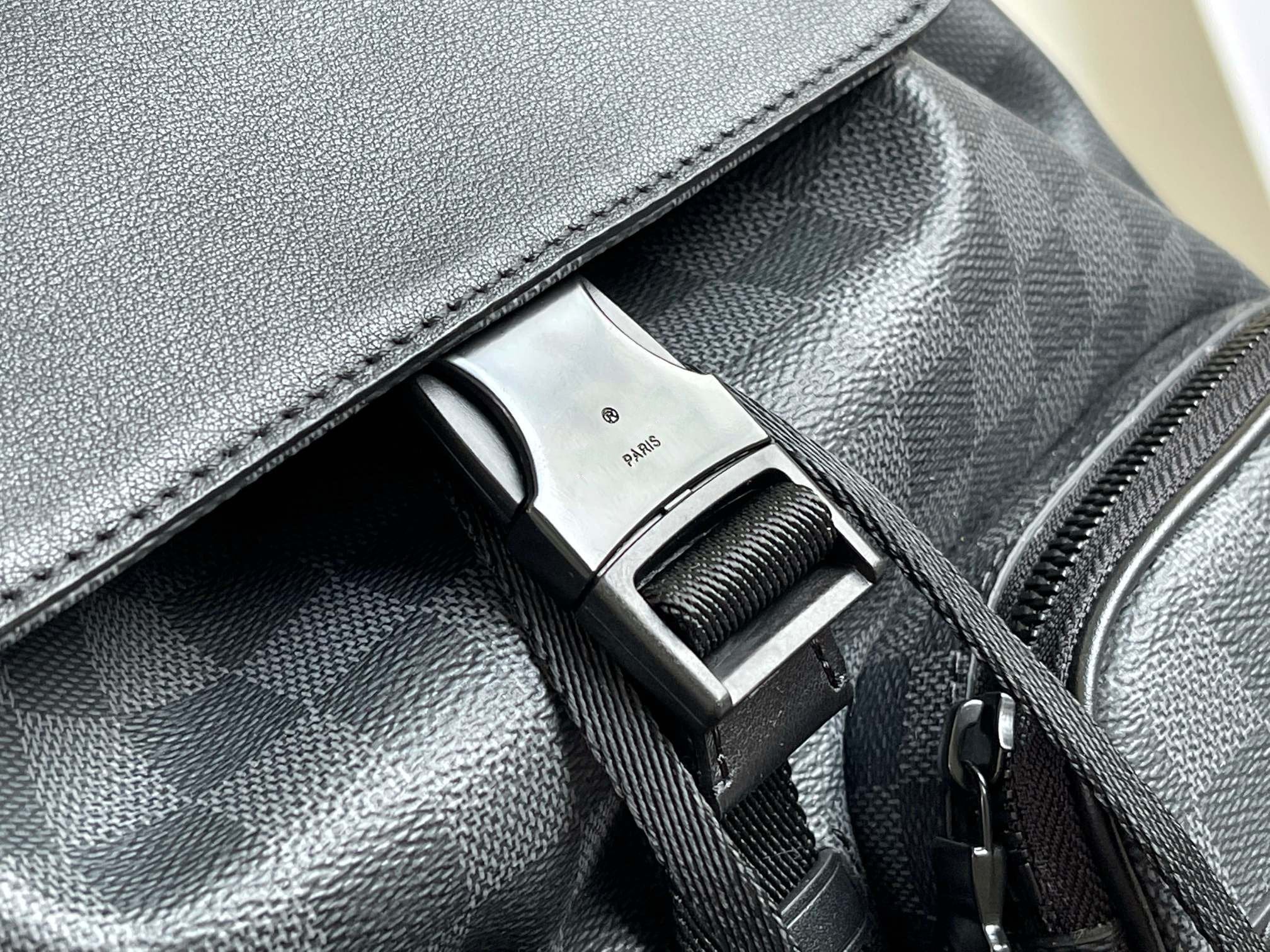 LOUIS VUITTON ULTILITI BACKPACK DAMIER CANVAS