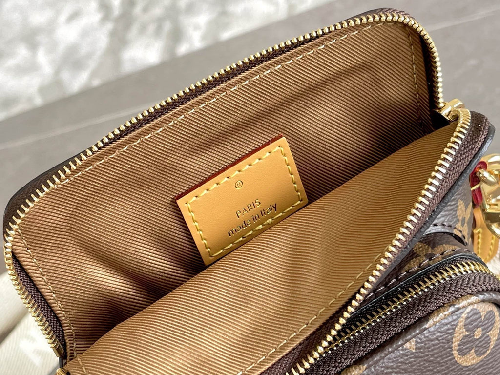 LOUIS VUITTON UTILITY PHONE SLEEVE 16CM MONOGRAM