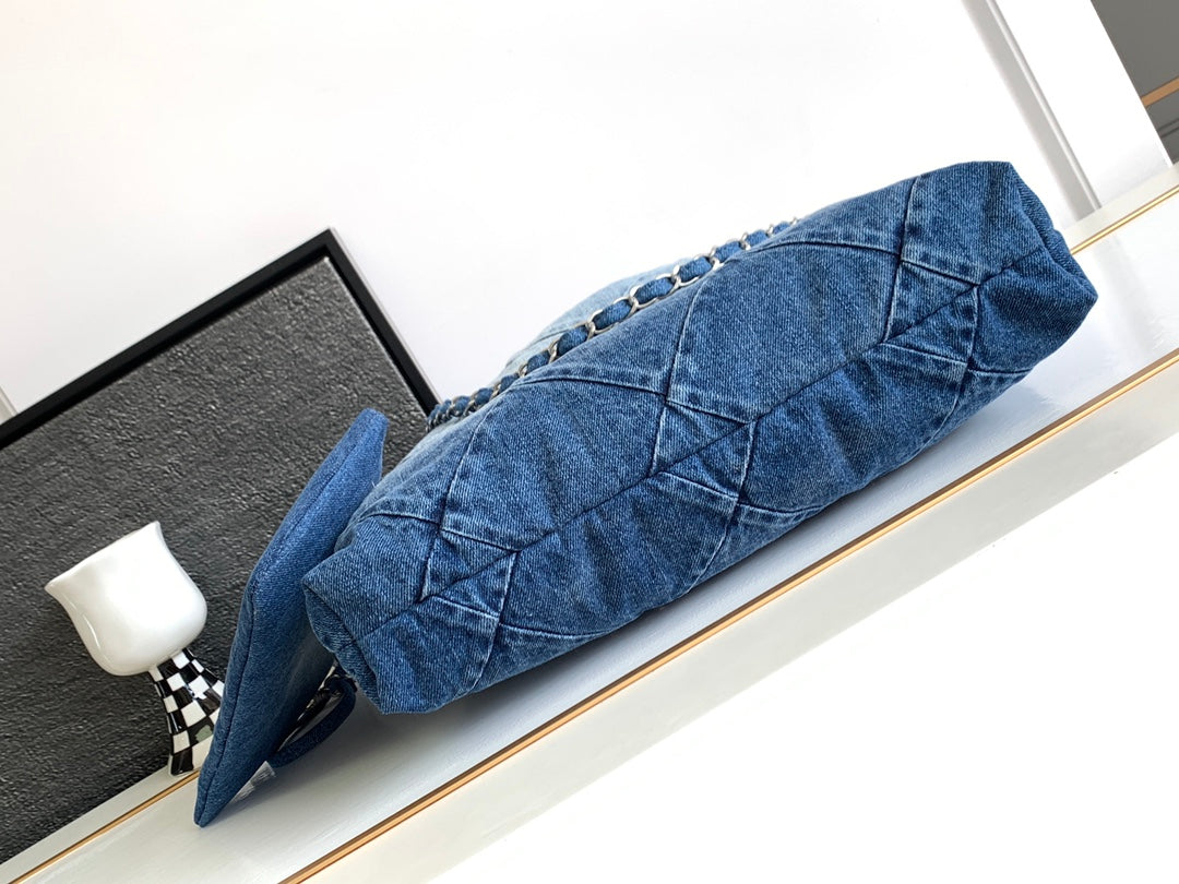 CHANEL HOBO 39CM JEAN SILVER HARDWARE