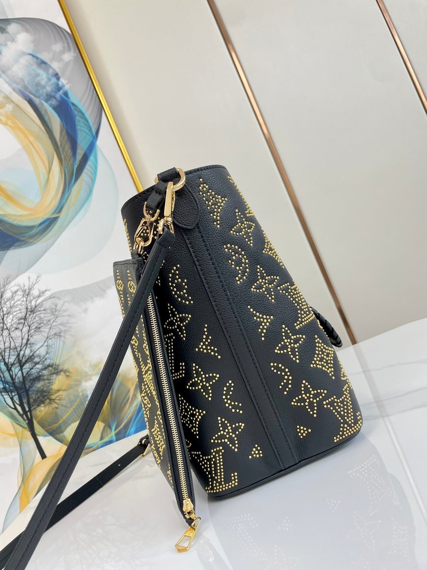 LOUIS VUITTON BLOSSOM MM 30 BLACK MAHINA CALFSKIN