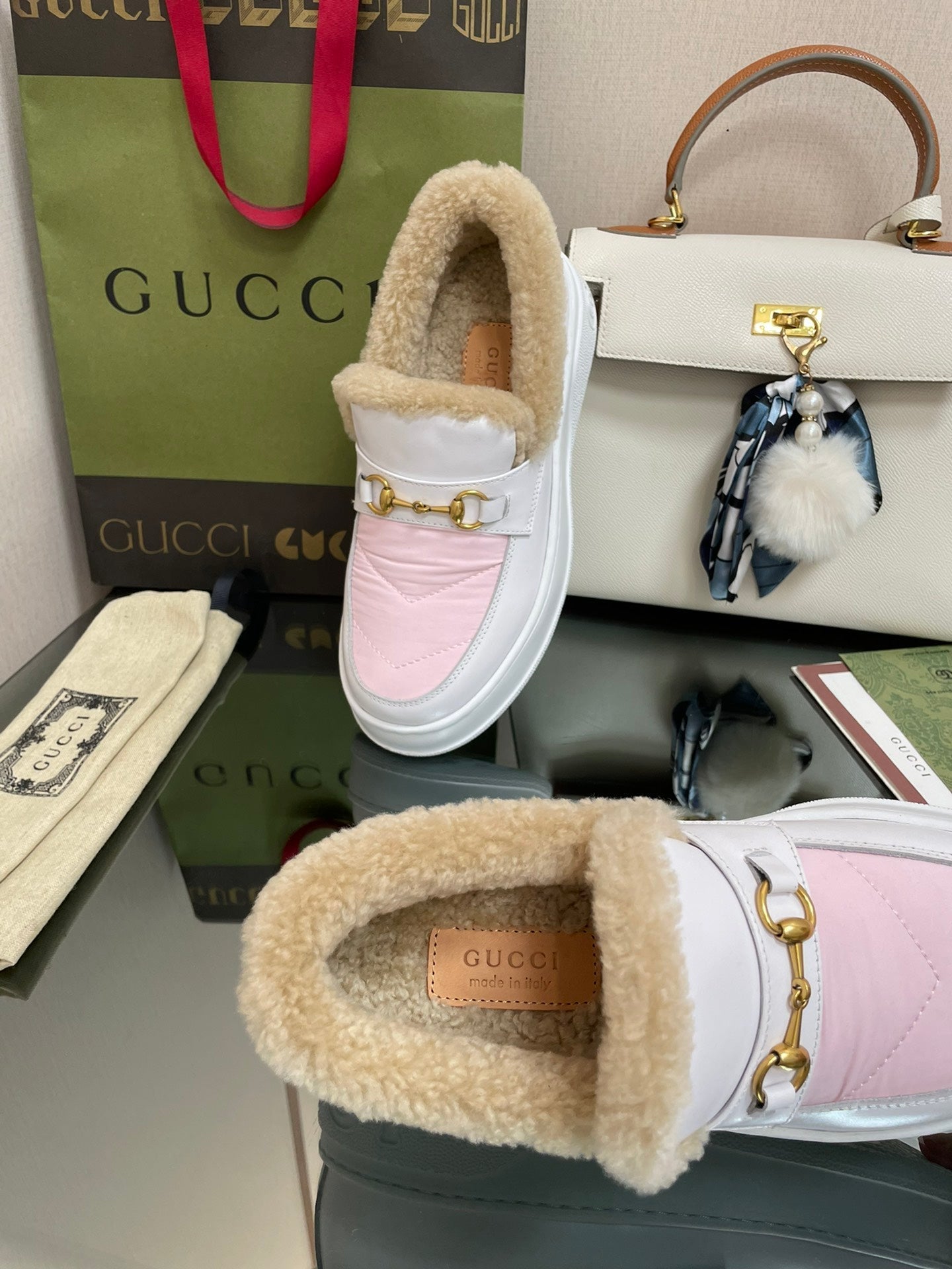 GUCCI LOAFER IN WHITE MIX LIGHT PINK CALFSKIN WITH BEIGE WOOL LINING