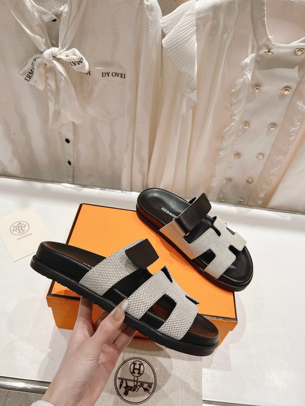 HERMES CHYPRE SANDAL BLACK LAMBSKIN AND SILVER DENIM