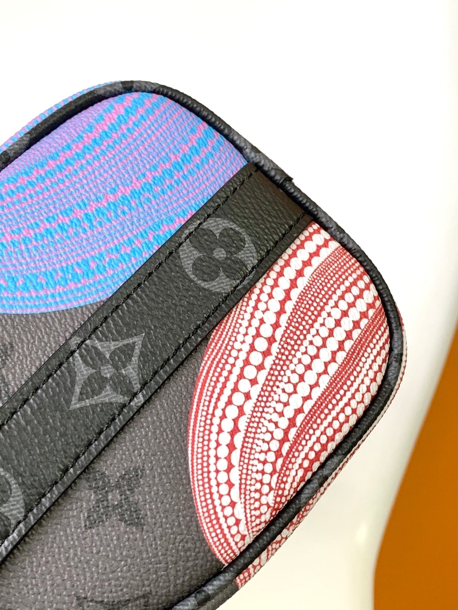 LOUIS VUITTON KEEPALL BANDOULIÈRE 21 IN MULTICOLOR CALFSKIN