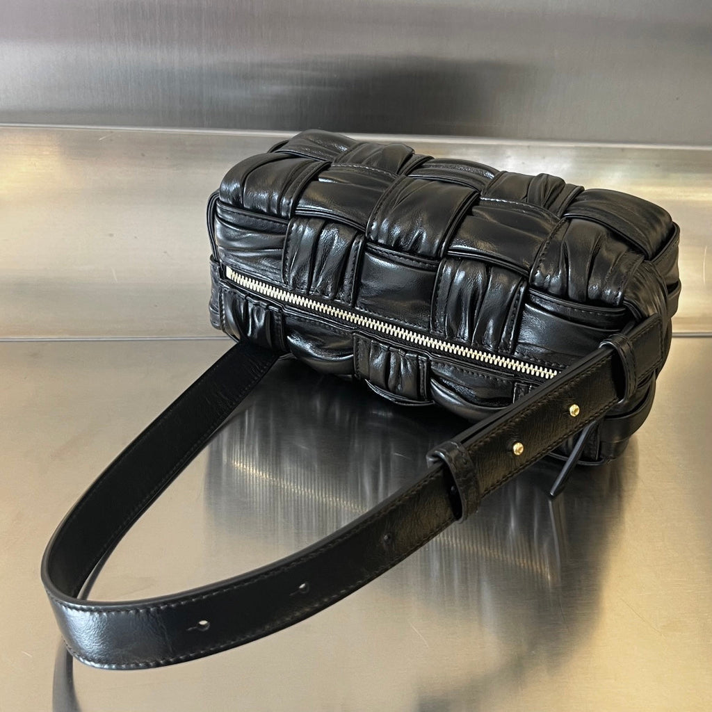 BOTTEGA VENETA SMALL BRICK CASSETTE 23 IN BLACK SOFT LAMBSKIN