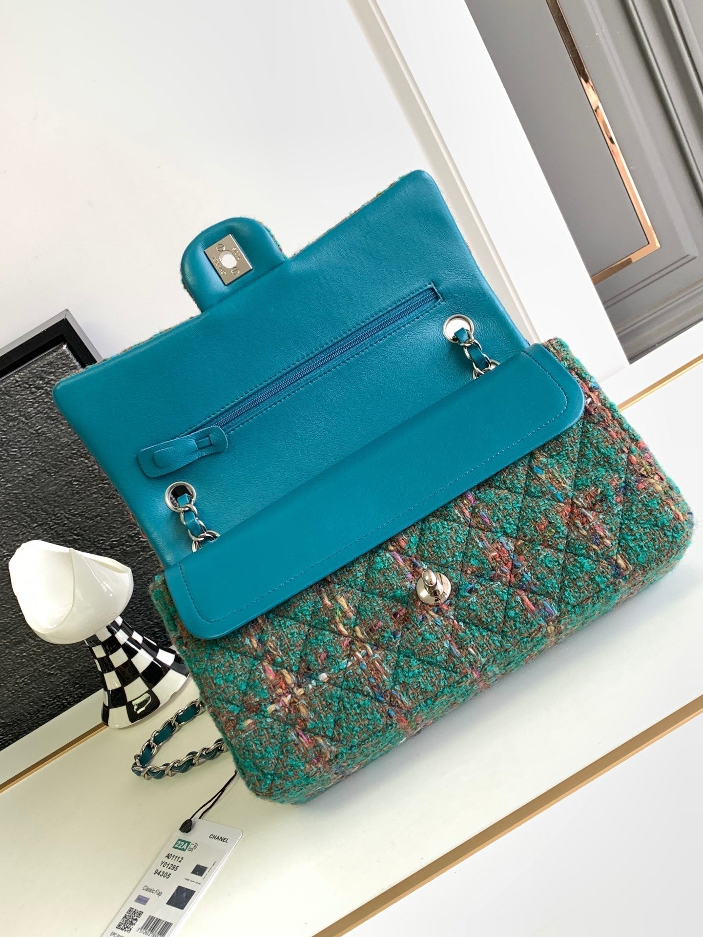 CHANEL MEDIUM 25 CLASSIC BAG IN GREEN FOREST WOOL TWEED