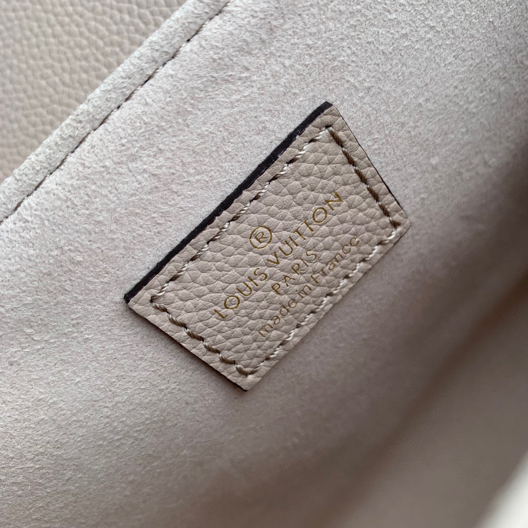LOUIS VUITTON OXFORD 22 IN BEIGE LAMBSKIN GOLD HARDWARE