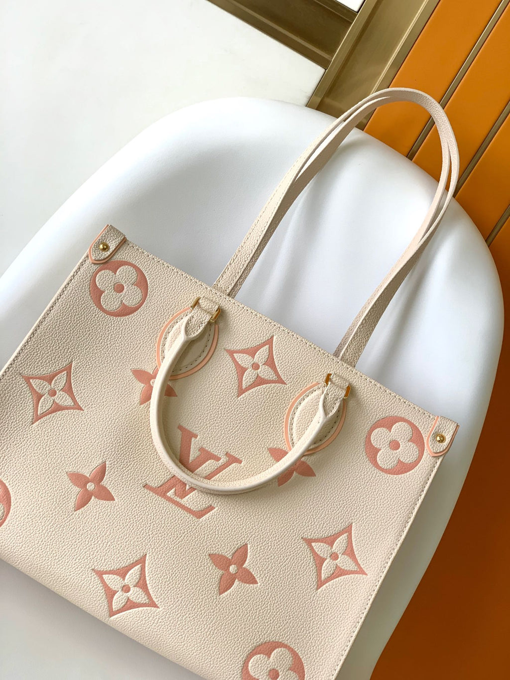 LOUIS VUITTON ONTHEGO MM 35CM CREAM PINK