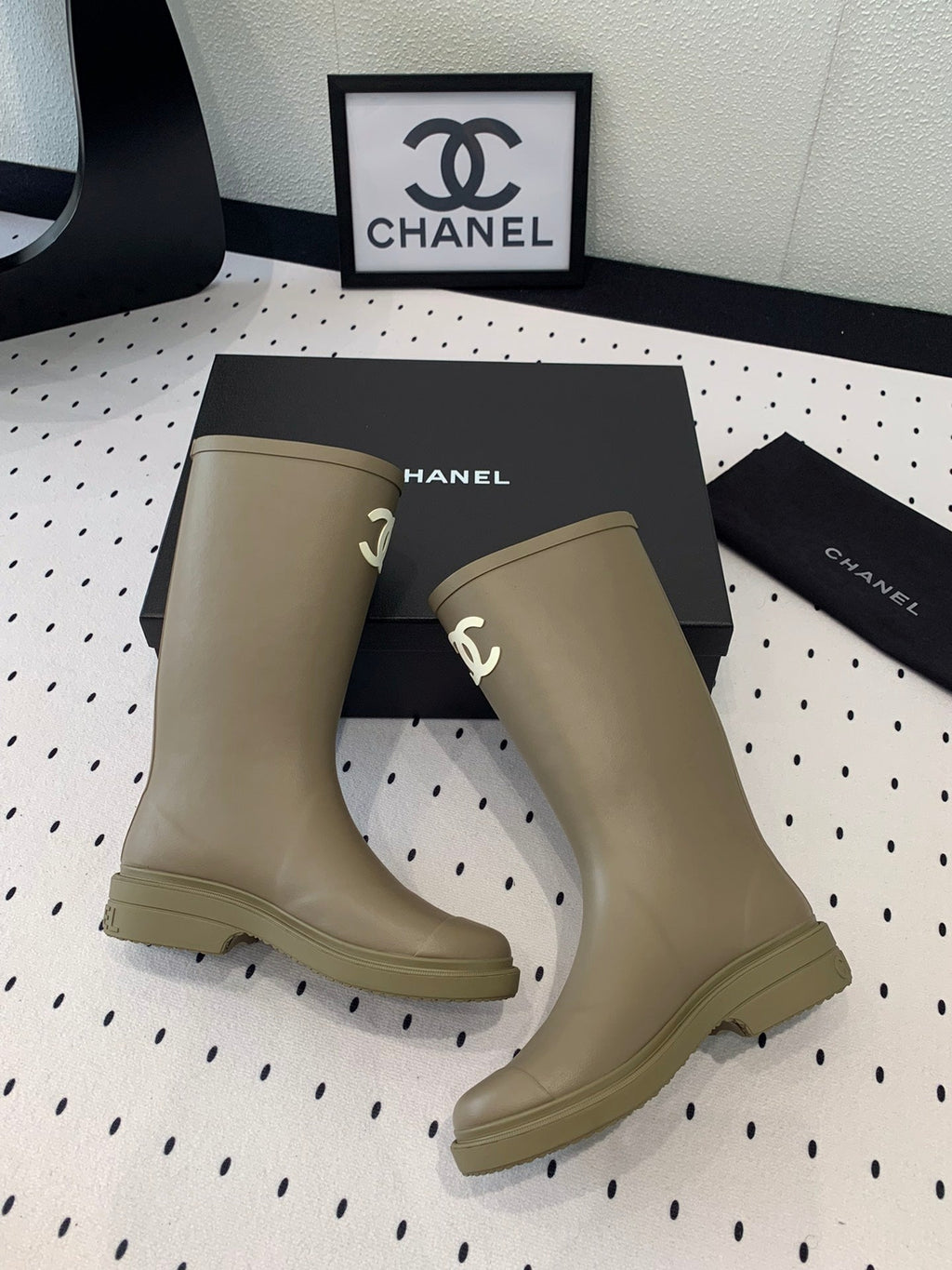 CHANEL rainboot  dark beige