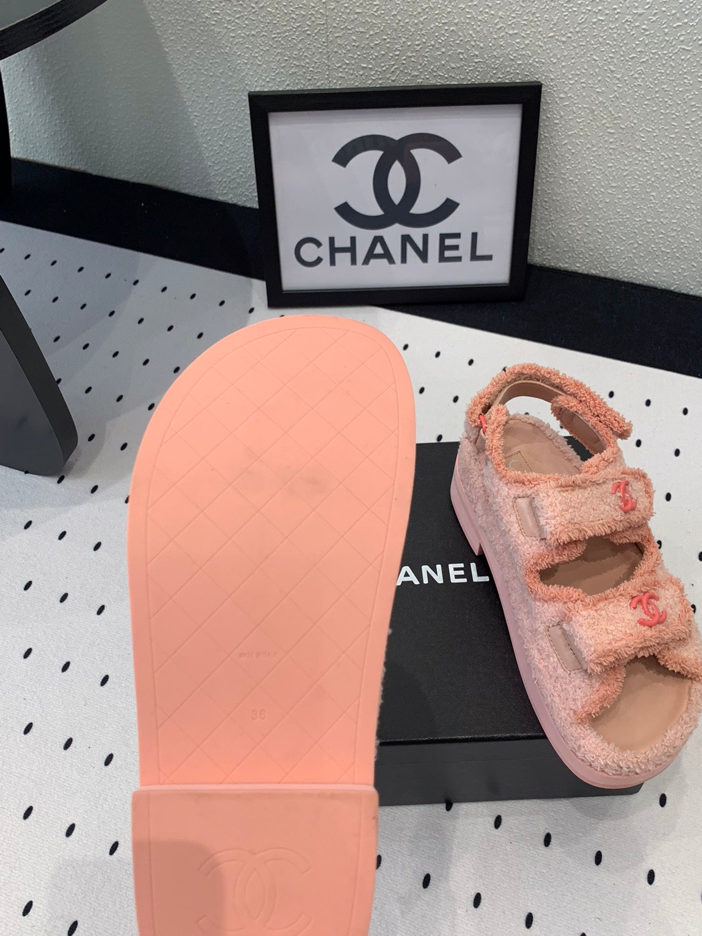CHANEL DAD SANDALS PLATFORM IN LIGHT PINK FUR