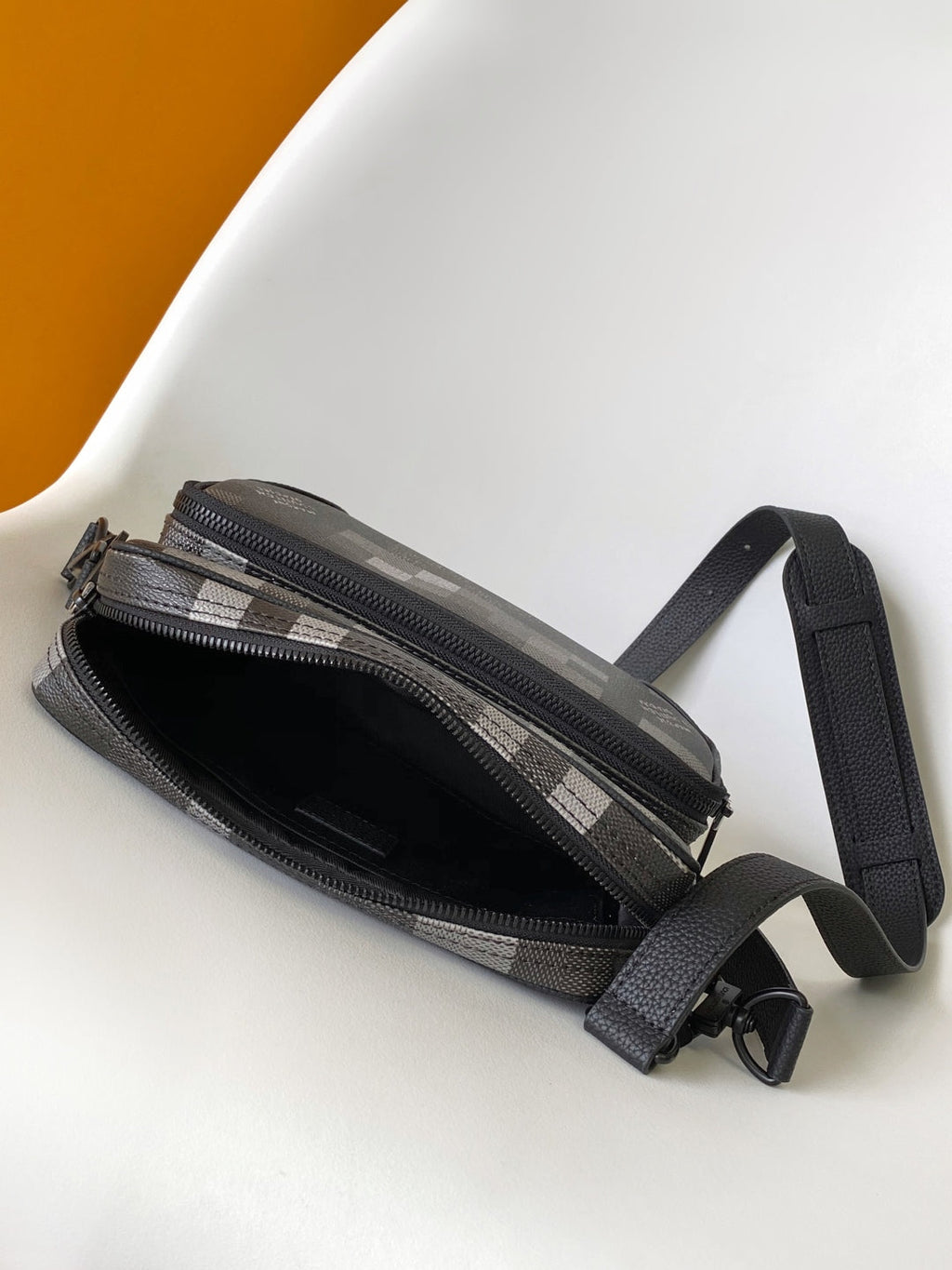 LOUIS VUITTON LV 25S NIL MESSENGER BAG 25 IN DAMOFLAGE BLACK CALFSKIN