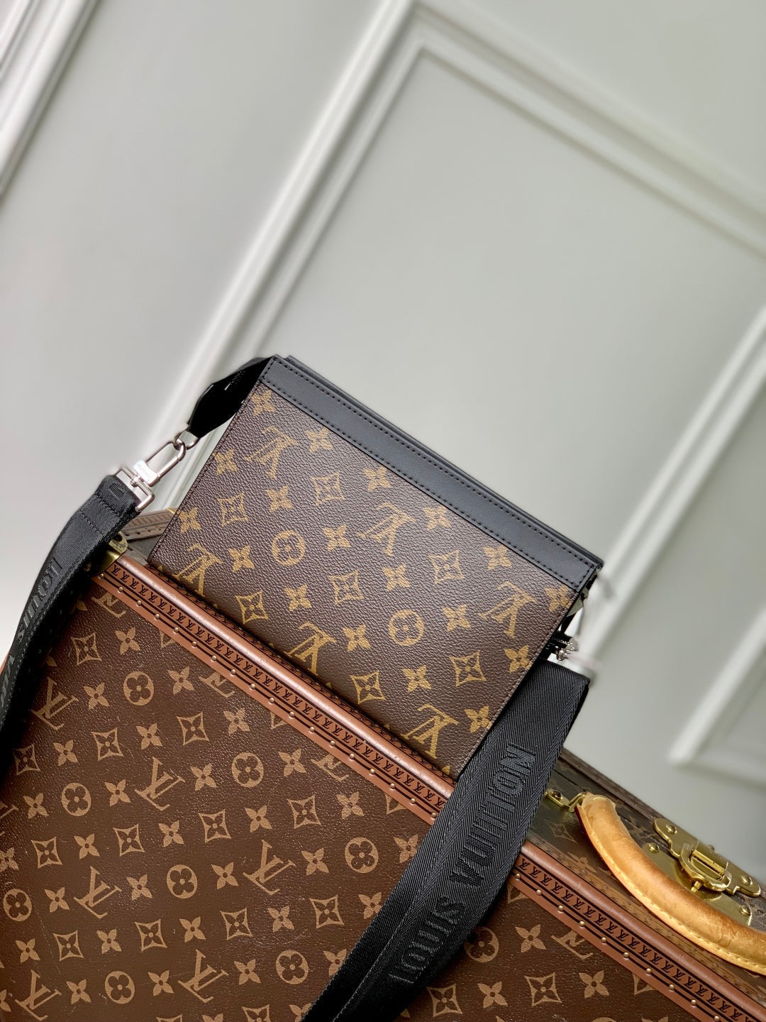 LOUIS VUITTON ANPHA WEARABLE WALLET 18 IN BROWN AND BLACK MONOGRAM CALFSKIN