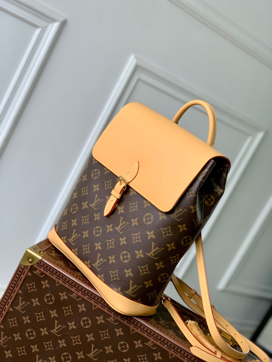 LOUIS VUITTON SOHO MM 32 IN BROWN MONOGRAM COATED CANVAS AND CALFSKIN