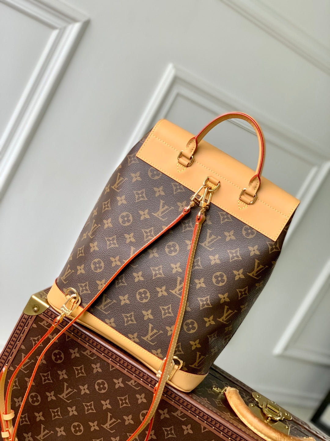 LOUIS VUITTON SOHO MM 32 IN BROWN MONOGRAM COATED CANVAS AND CALFSKIN