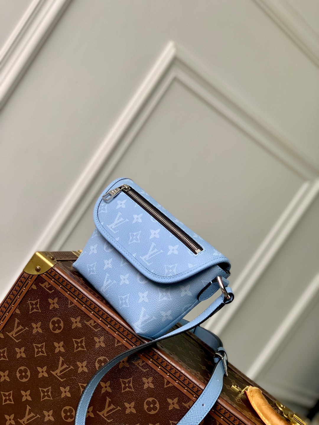 LOUIS VUITTON PULSE MESSENGER 22.5 IN BLUE MONOGRAM COATED CANVAS AND CALFSKIN