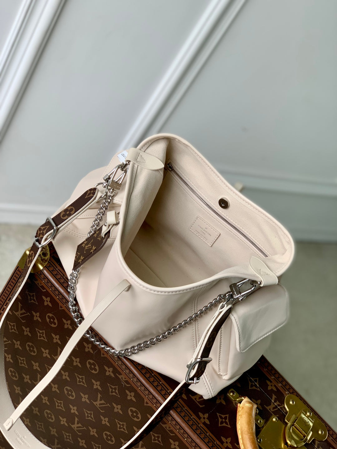 LOUIS VUITTON CARRYALL CARGO VIBE PM 33.5 IN VANILLE LAMBSKIN BORWN MONOGRAM TAG