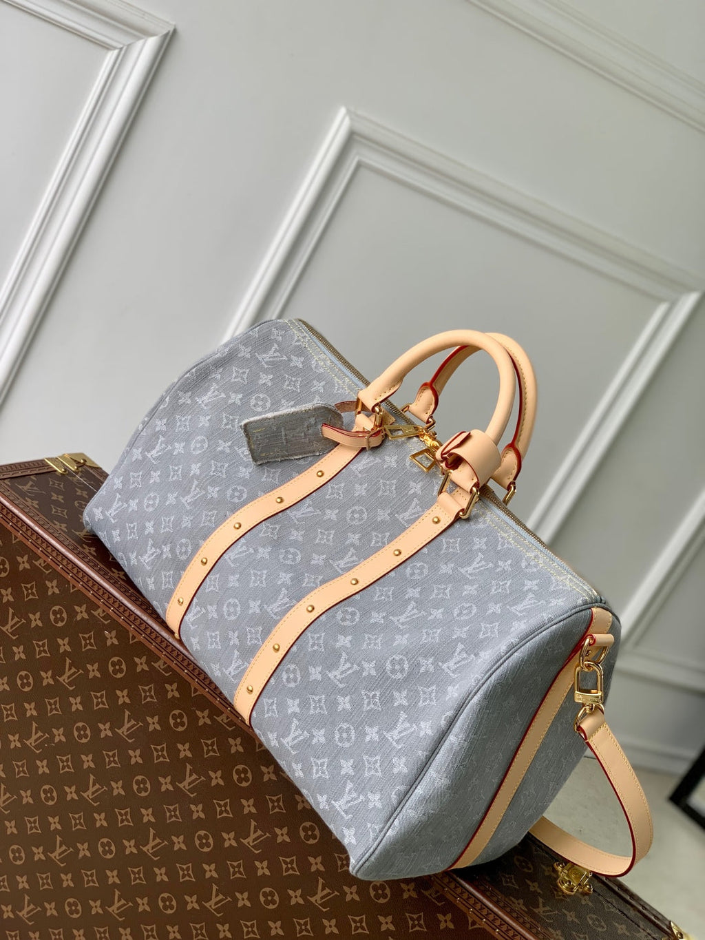 LOUIS VUITTON KEEPALL BANDOULIÈRE 45 IN GREY MONOGRAM DENIM LIGHT BROWN CALFSKIN