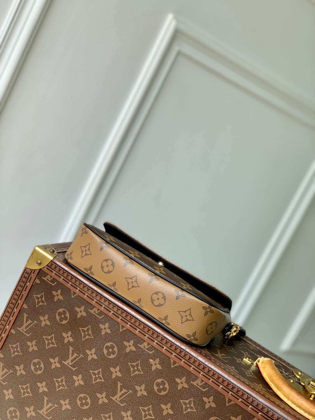 LOUIS VUITTON WALLET ON CHAIN IVY 23 IN BROWN MONOGRAM REVERSE CANVAS