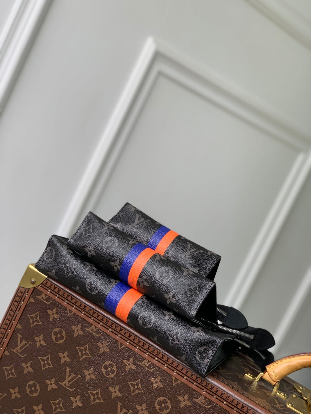 LOUIS VUITTON RIO TOILET POUCH 25 IN BLACK CANVAS MONOGRAM SILVER LOCK