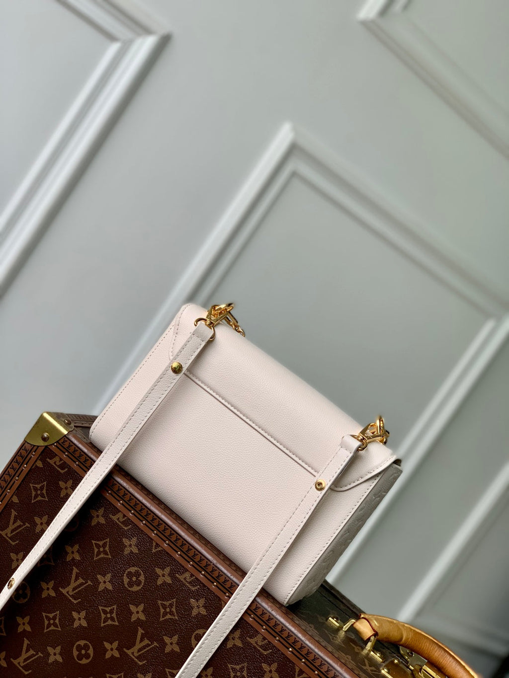 LOUIS VUITTON TWIST SLIM 19 IN LIGHT PINK TAURILLON CALFSKIN GOLD HARDWARE