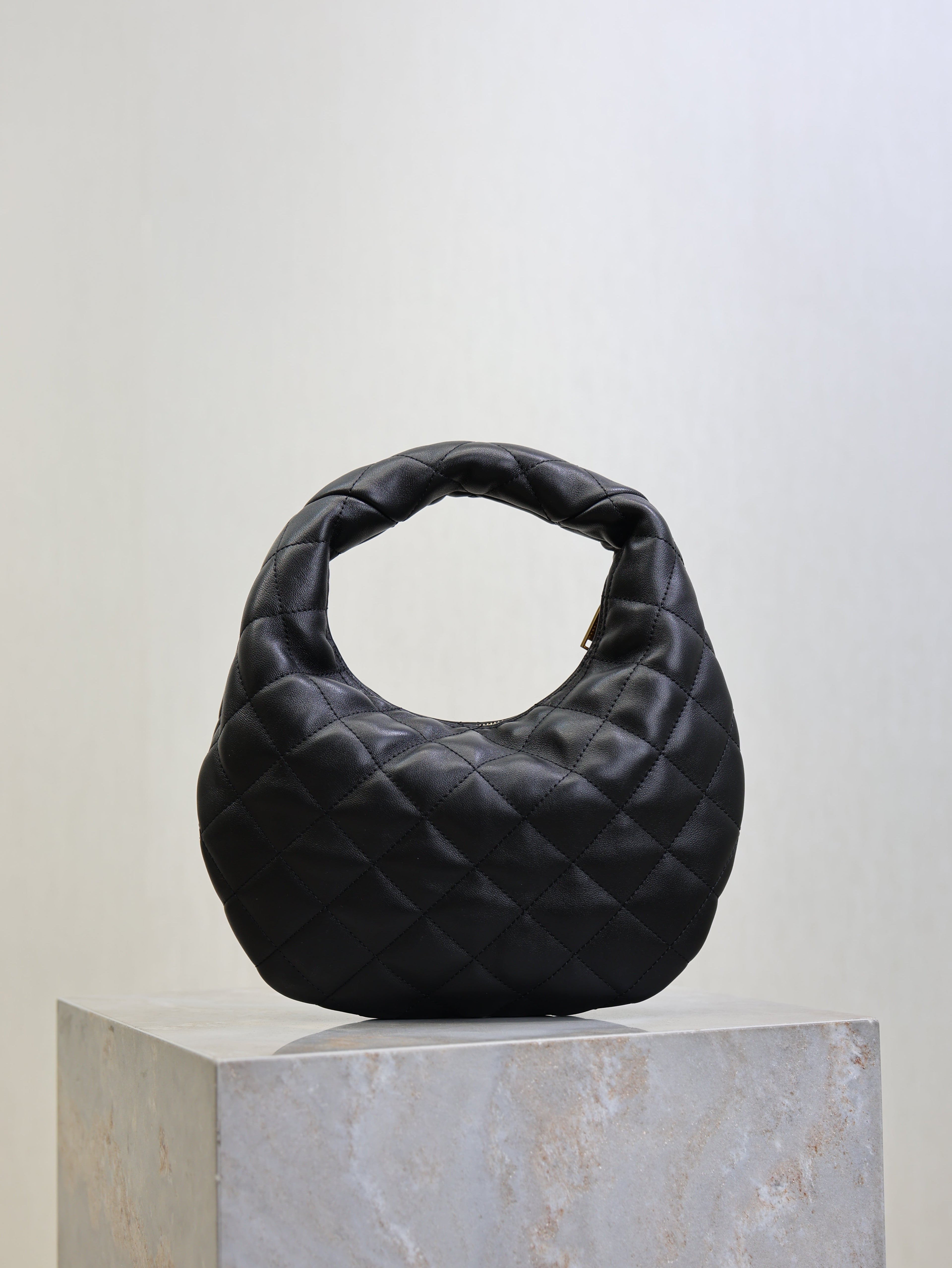 YSL 25S ICARE BABY 17 IN BLACK QUILTED CALFSKIN GOLD HARDWARE