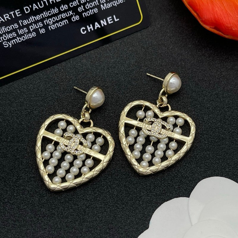 18K  Chanel Gold Hear Pearl Earrings