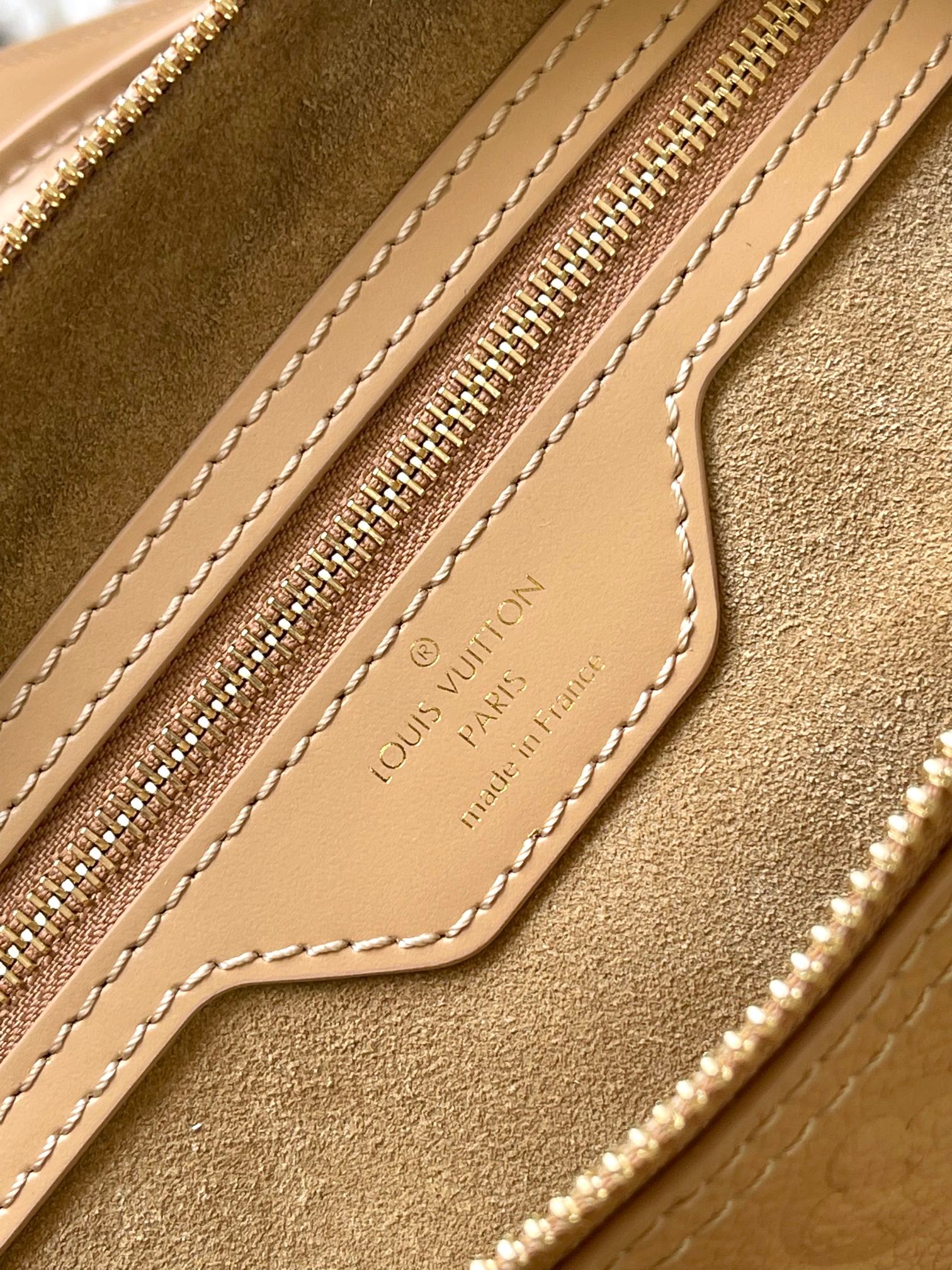 LOUIS VUITTON SPEEDY SOFT 30 IN PALE ORANGE EMBOSSED CALFSKIN