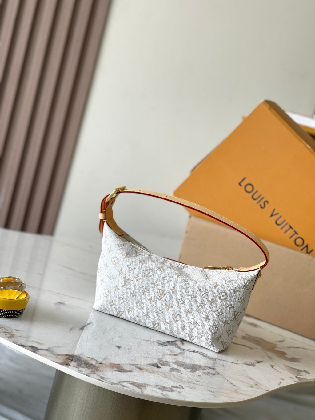LOUIS VUITTON HILLS POCHETTE 20 IN WHITE MONOGRAM MINI JACQUARD