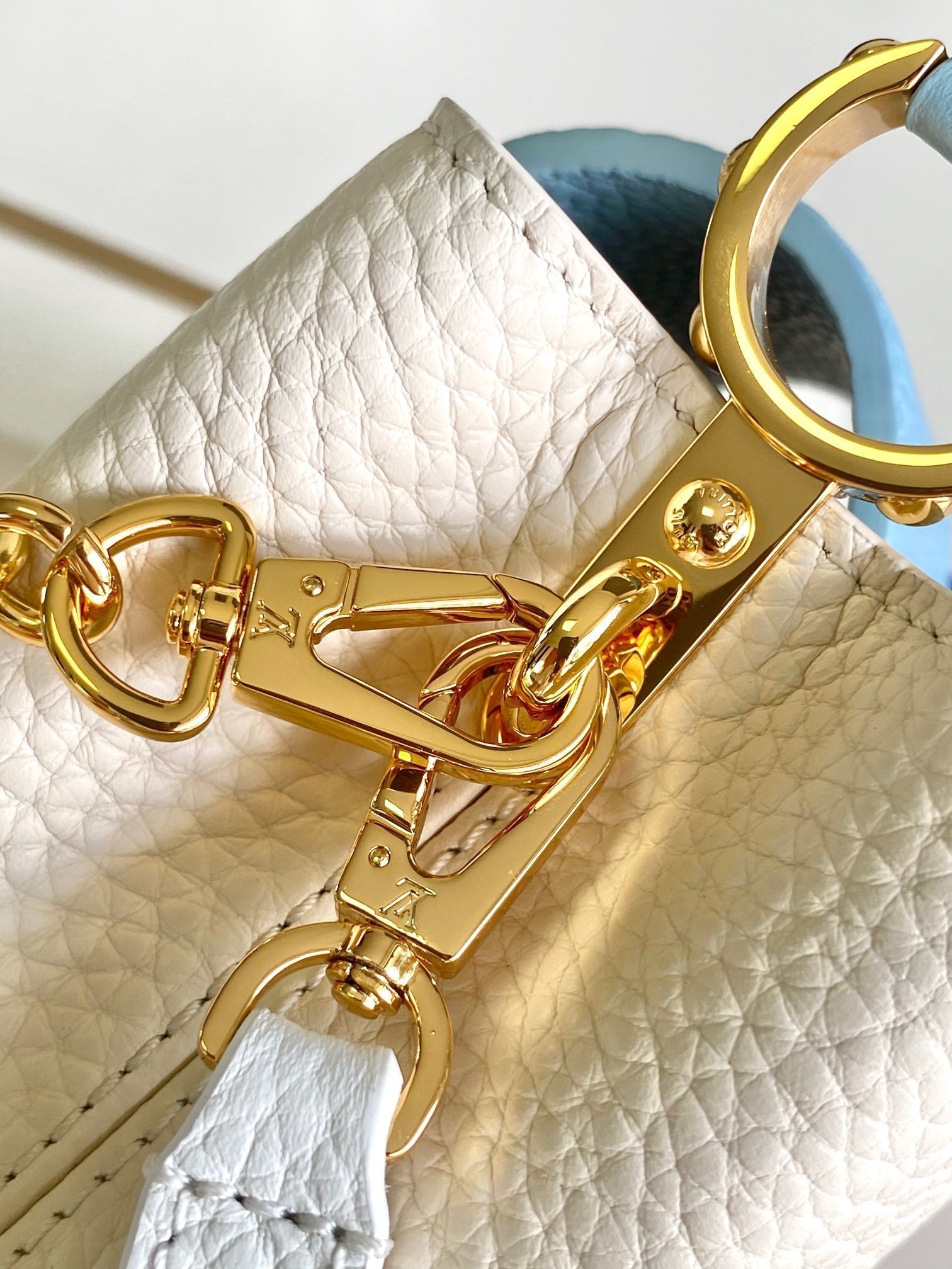 LOUIS VUITTON CAPUCINES MINI 21 IN PEARL WHITE MIX SKY BLUE TAURILLON GOLD HARDWARE