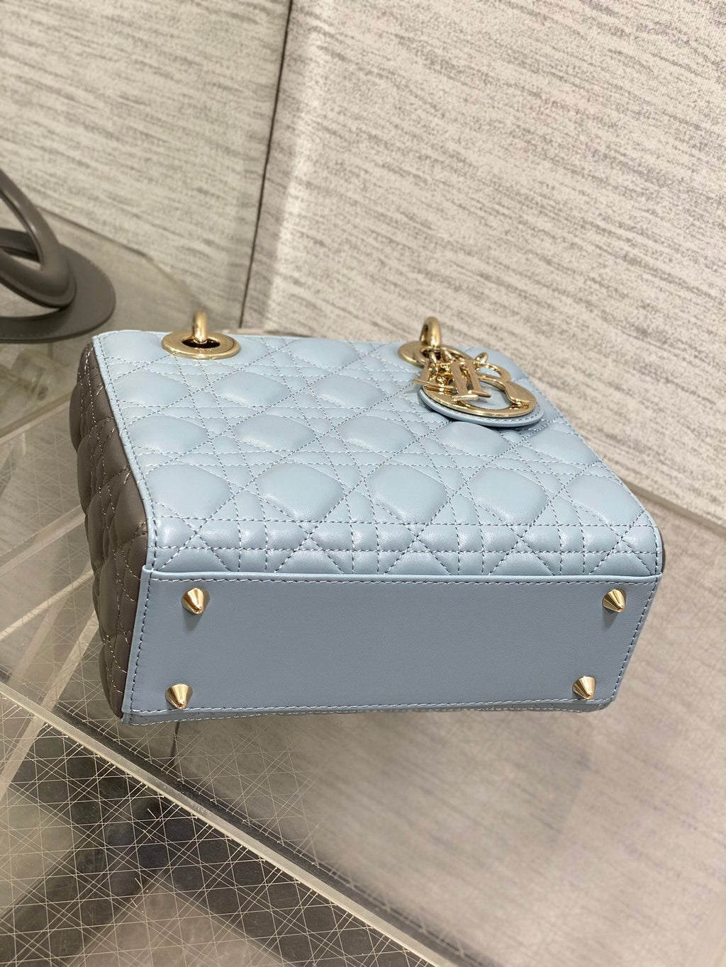 DIOR MEDIUM LADY BAG 20 IN BABY BLUE QUILTED MACROCANNAGE CALFSKIN GREY STRAP