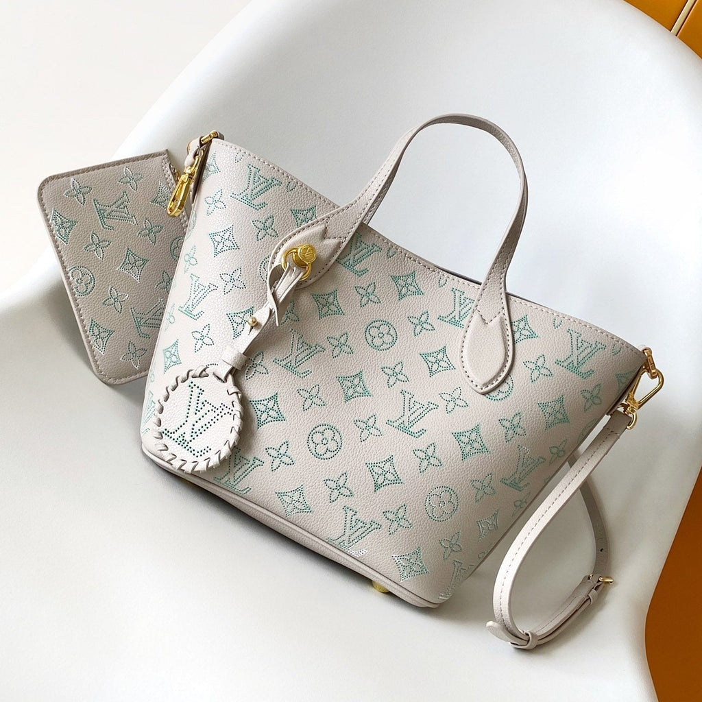 LOUIS VUITTON BLOSSOM 20 IN LIGHT BEIGE MAHINA CALFSKIN