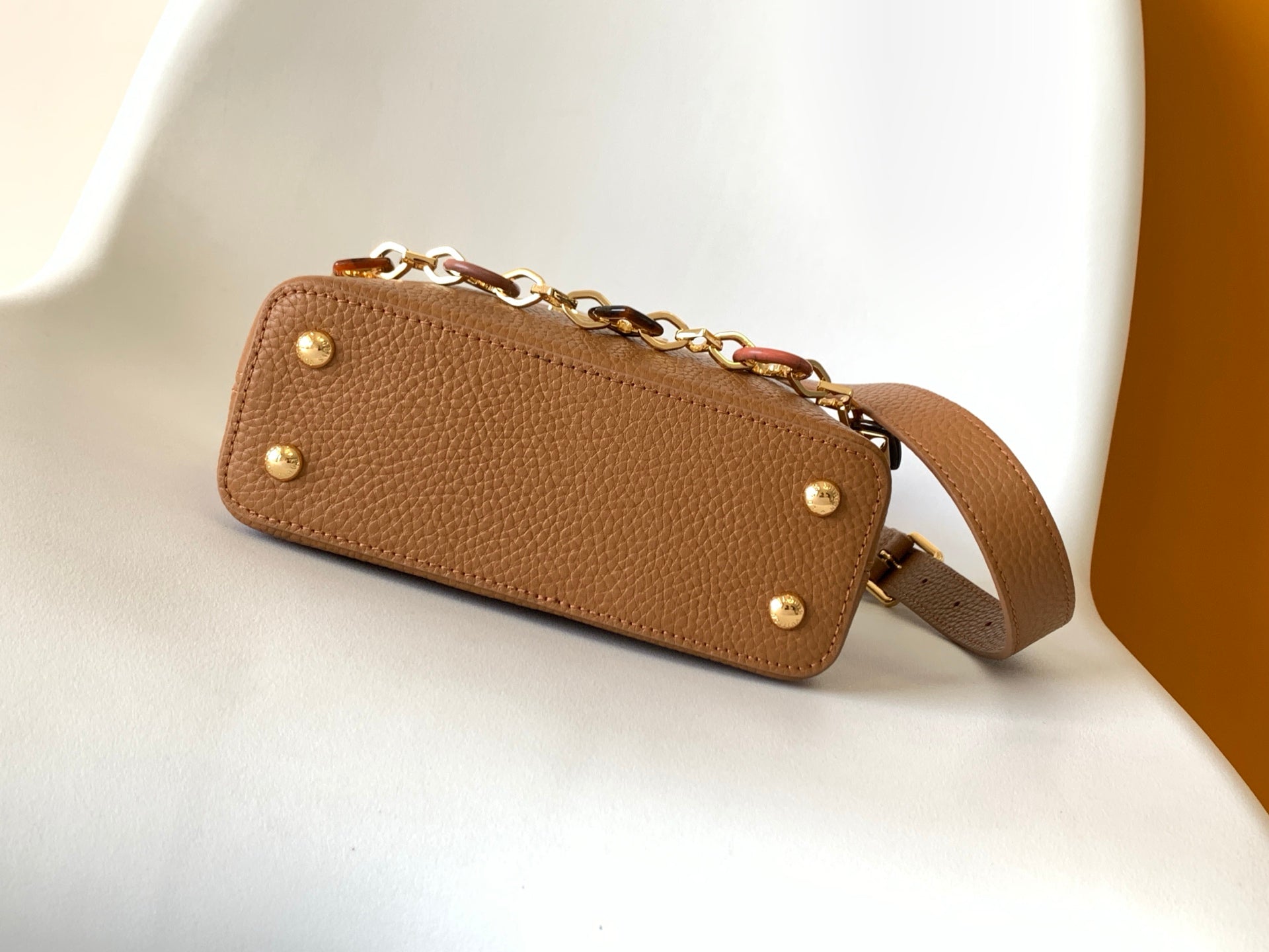 LOUIS VUITTON LV 25S CAPUCINES BAG 21 IN TAN CALFSKIN GOLD HARDWARE