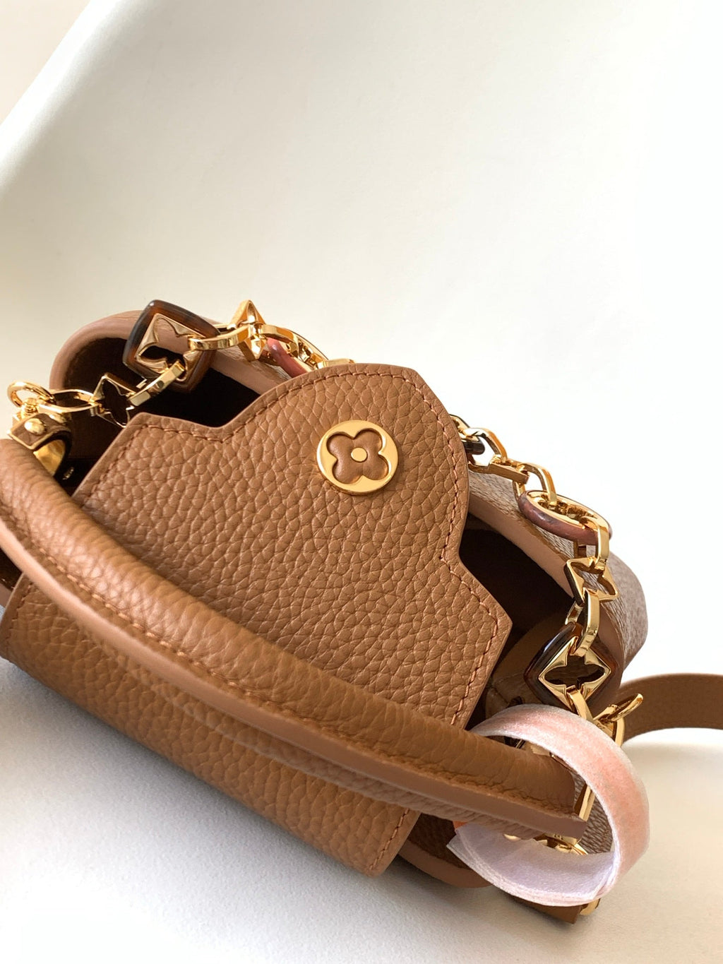LOUIS VUITTON LV 25S CAPUCINES BAG 21 IN TAN CALFSKIN GOLD HARDWARE