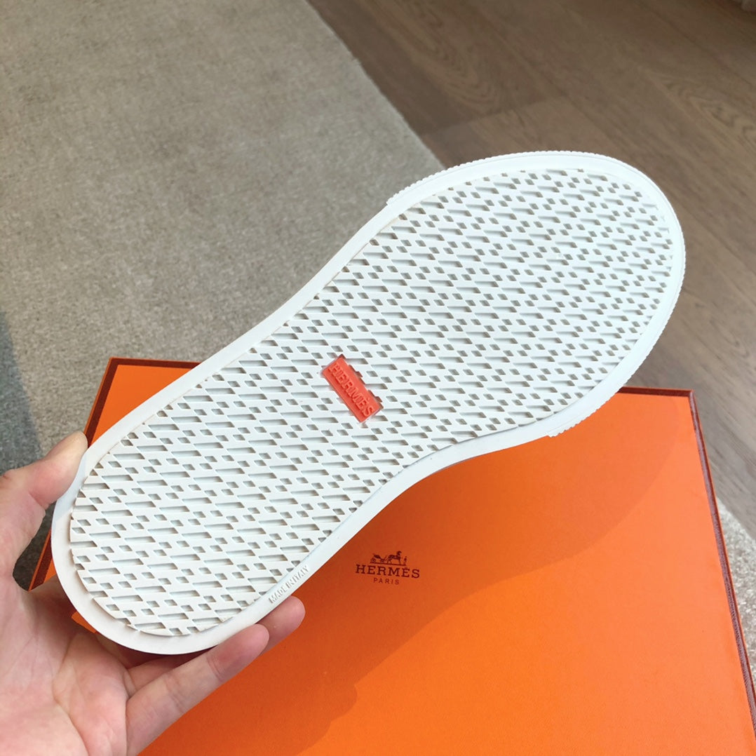 HERMES GAME SLIP-ON SNEAKER CARAMEL SUEDE