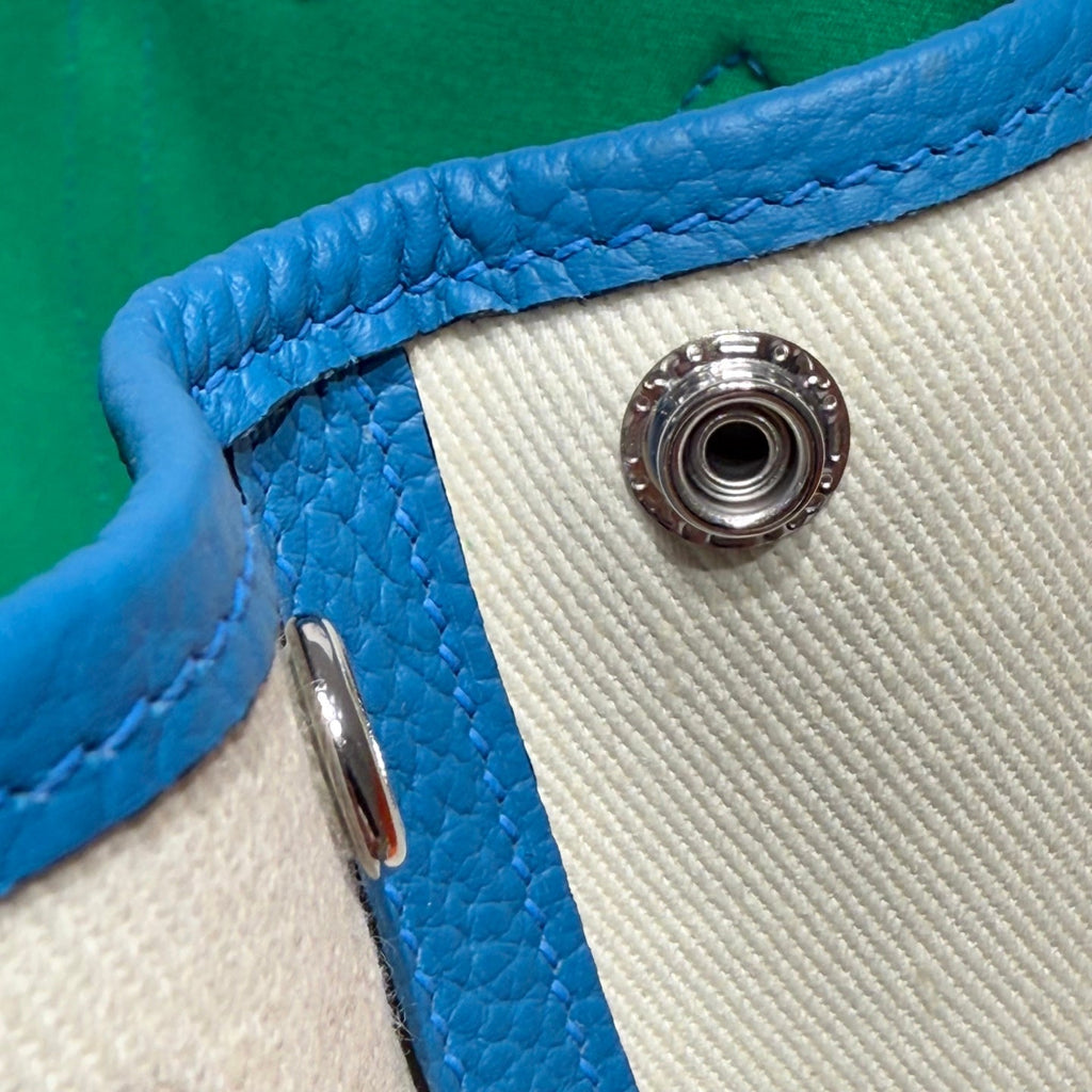 HERMES GARDEN PARTY 30CM IN WHITE TOILETS COTTON CANVAS AND BLUE CALFSKIN GREEN ON SIDE OTHER
