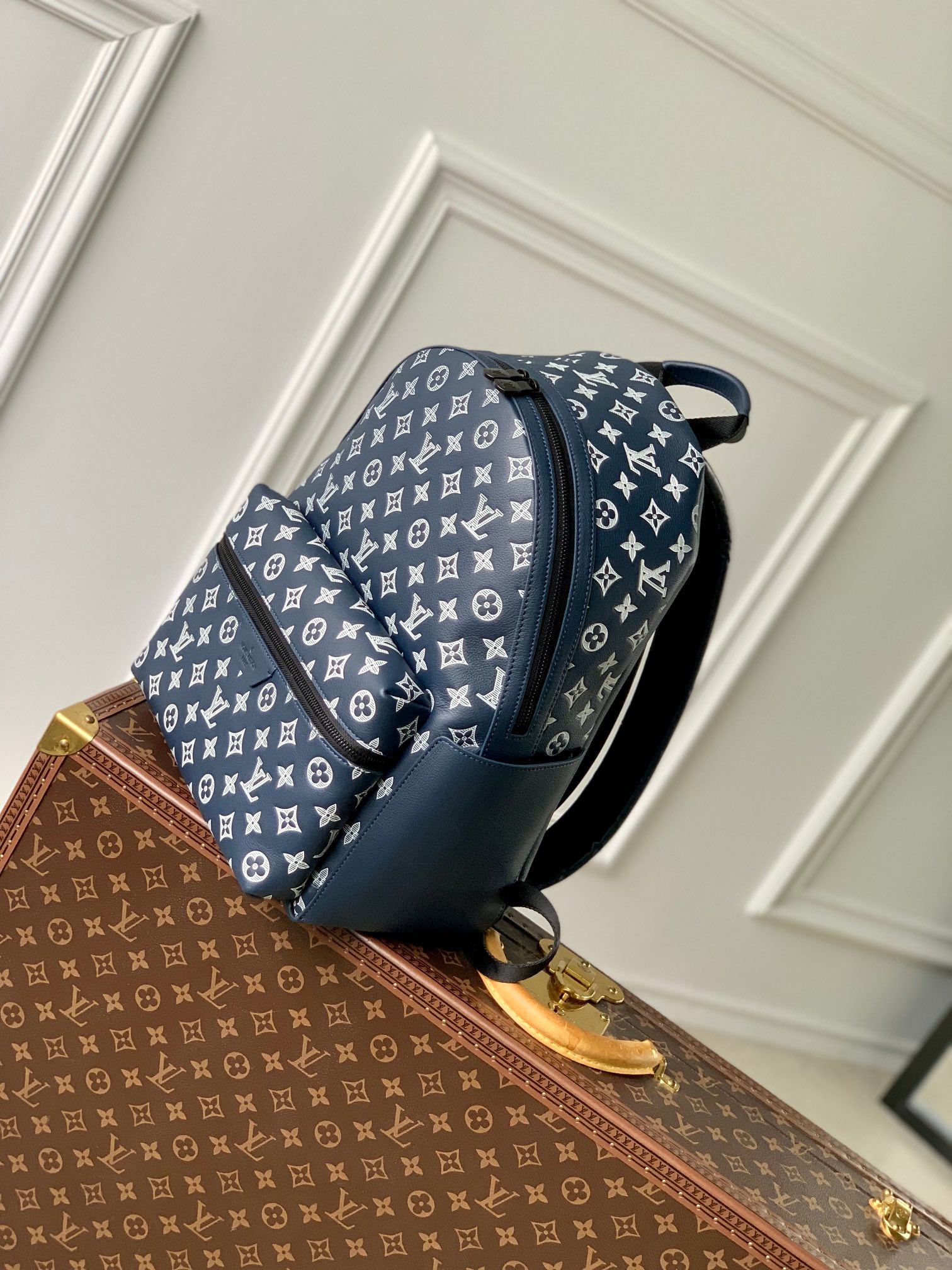 LOUIS VUITTON DISCOVERY PM BACKPACK 38 IN NAVY BLUE LAMBSKIN WHITE MONOGRAM LOGO