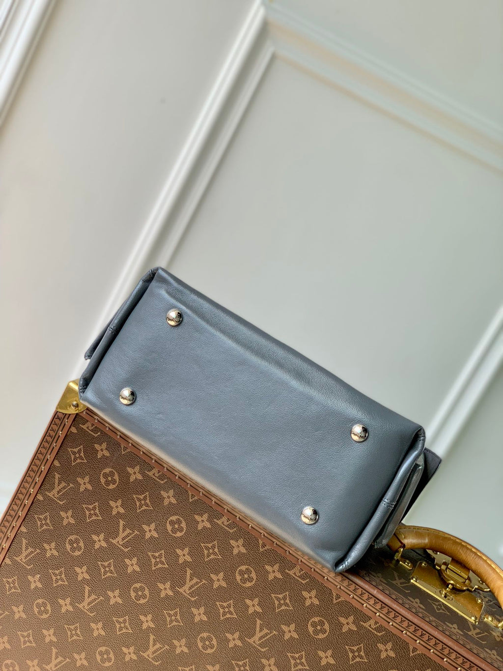 LOUIS VUITTON CARRYALL CARGO VIBE PM 33.5 IN GREY LAMBSKIN BROWN MONOGRAM TAG