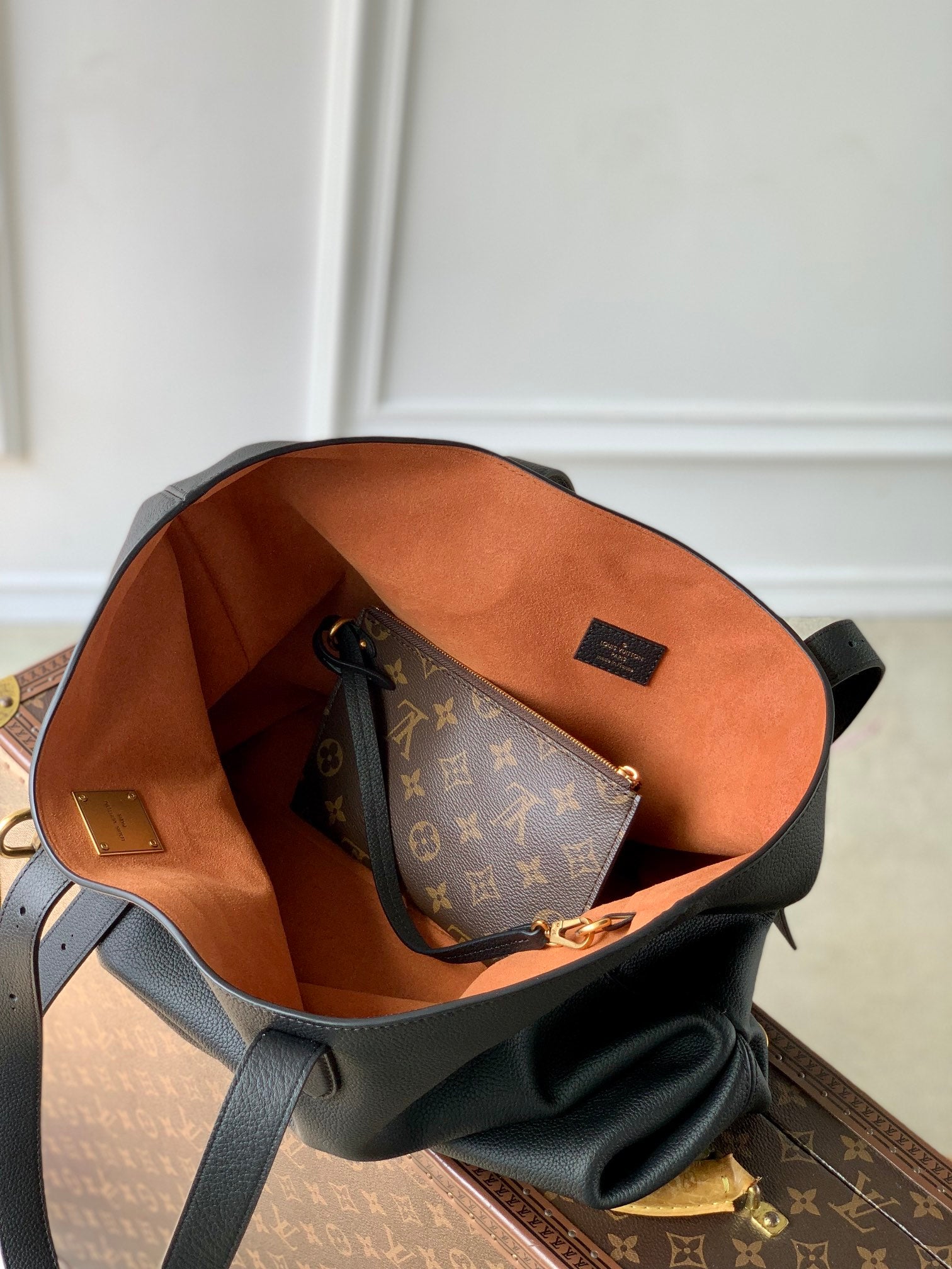 LOUIS VUITTON LOW KEY CABAS MM BAG 47 IN BLACK GRAINED CALFSKIN