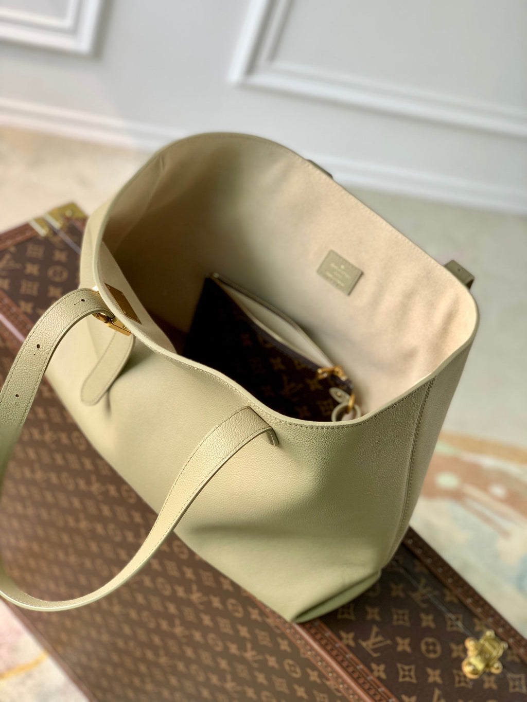 LOUIS VUITTON LOW KEY CABAS MM BAG 47 IN BASIL GREEN GRAINED CALFSKIN