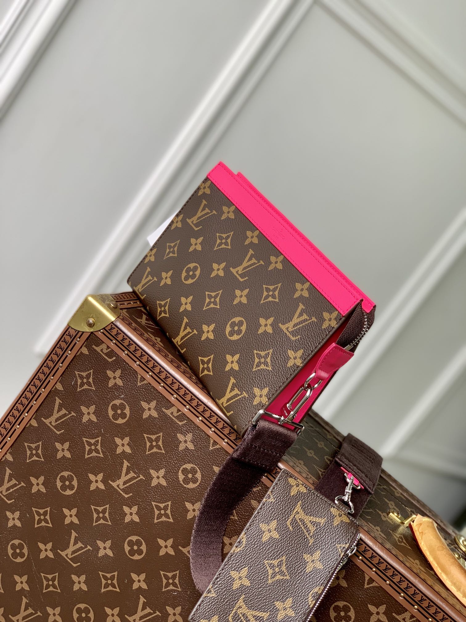 LOUIS VUITTON GASTON WEARABLE WALLET 18 IN BROWN MONOGRAM CANVAS MIX PINK CALFSKIN