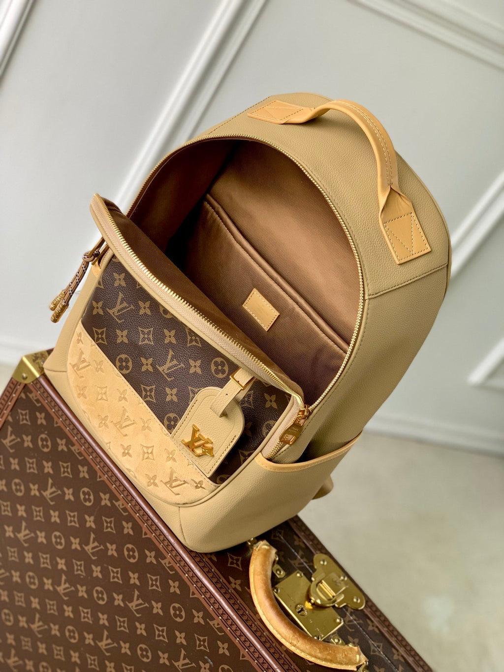 LOUIS VUITTON OUTDOOR BACKPACK 44 IN BEIGE CALFSKIN AND BROWN MONOGRAM CANVAS