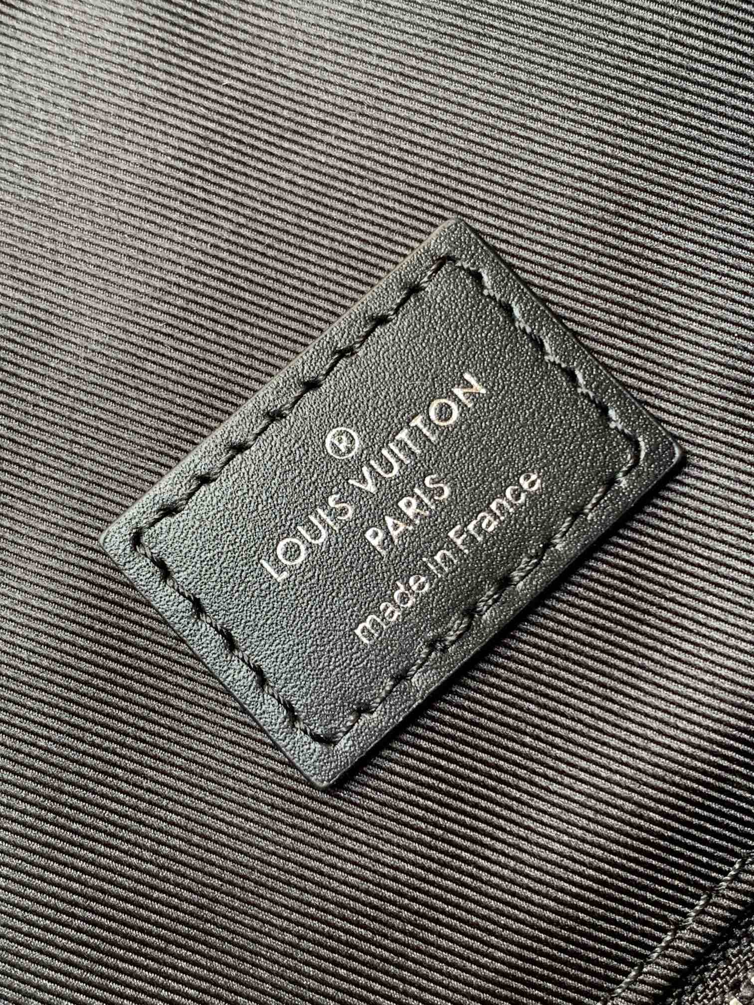 LOUIS VUITTON CHRISTOPHER MM BACKPACK 47 IN BLACK DAMIER GRAPHITE CANVAS