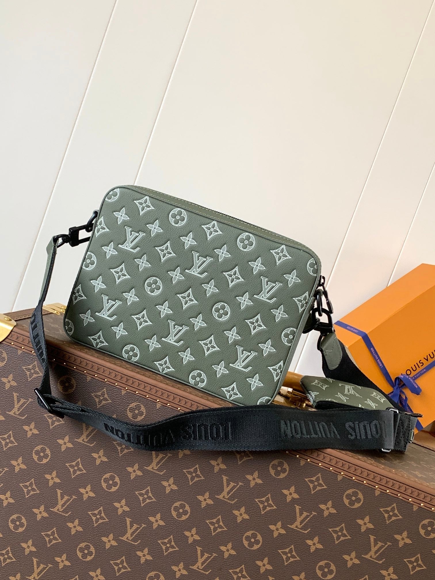 LOUIS VUITTON TRIO MESSENGER BAG 25 IN GREEN MONOGRAM SHADOW CALFSKIN