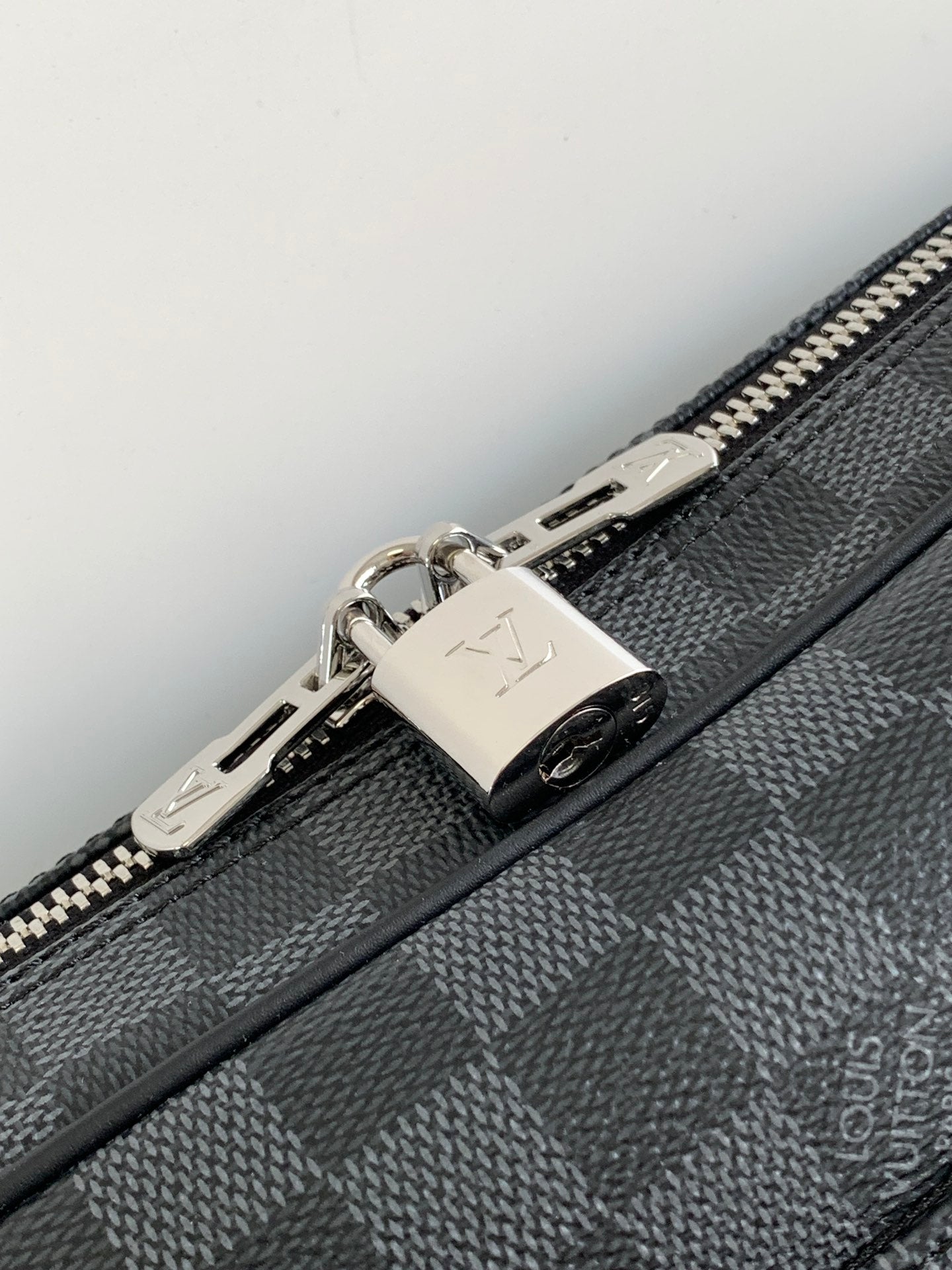 LOUIS VUITTON PORTE- DOCUMENTS VOYAGE NM HANDBAG 36 IN BLACK DAMIER GRAPHITE CANVAS