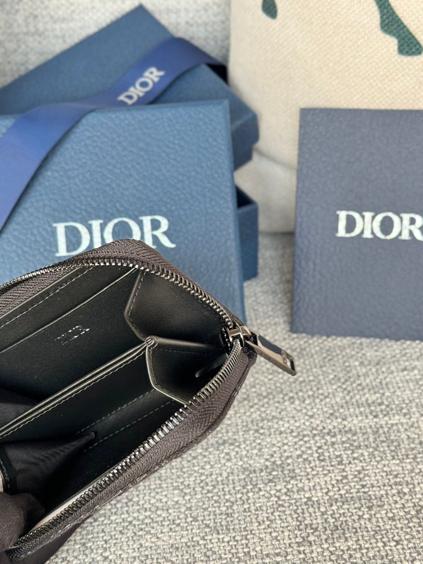 DIOR ZIPPED MINI WALLET 10 IN BLACK MONOGRAM OBLIQUE JACQUARD