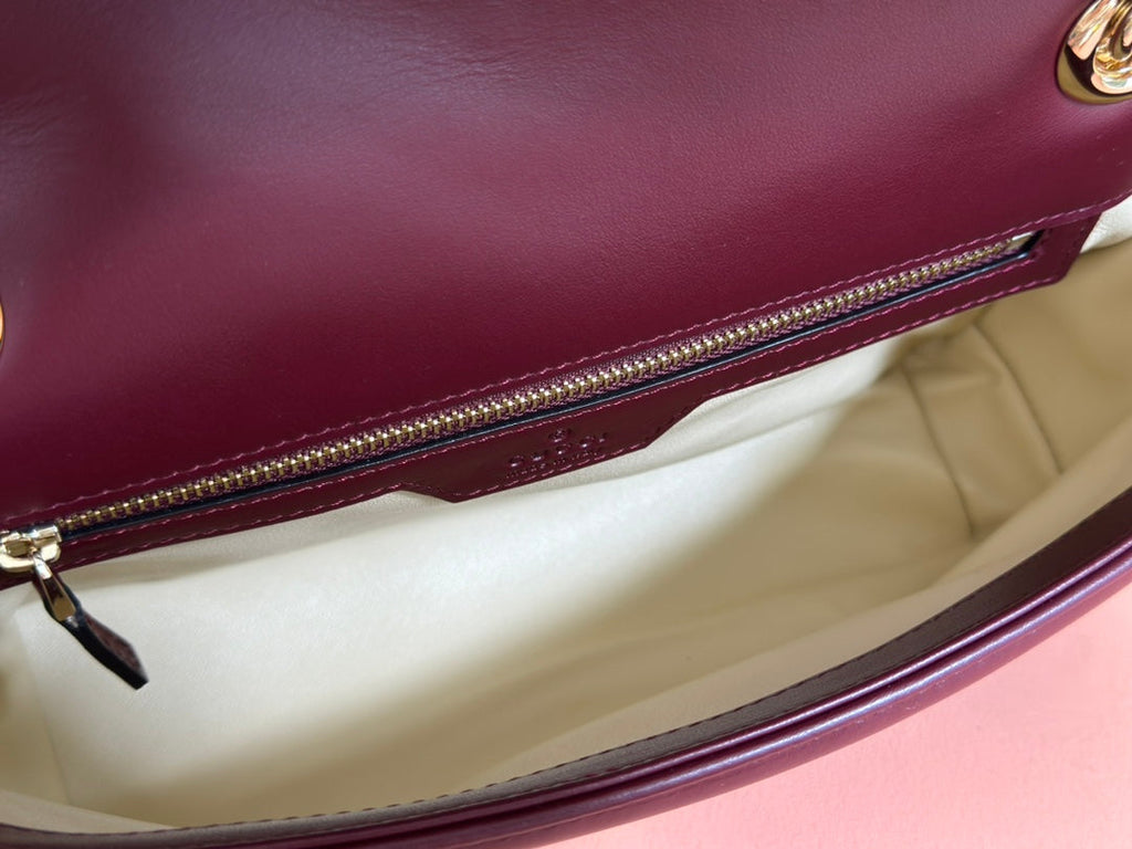 GUCCI MARMONT MEDIUM SHOUDER BAG 26 IN ROSSO ANCORA RED CALFSKIN