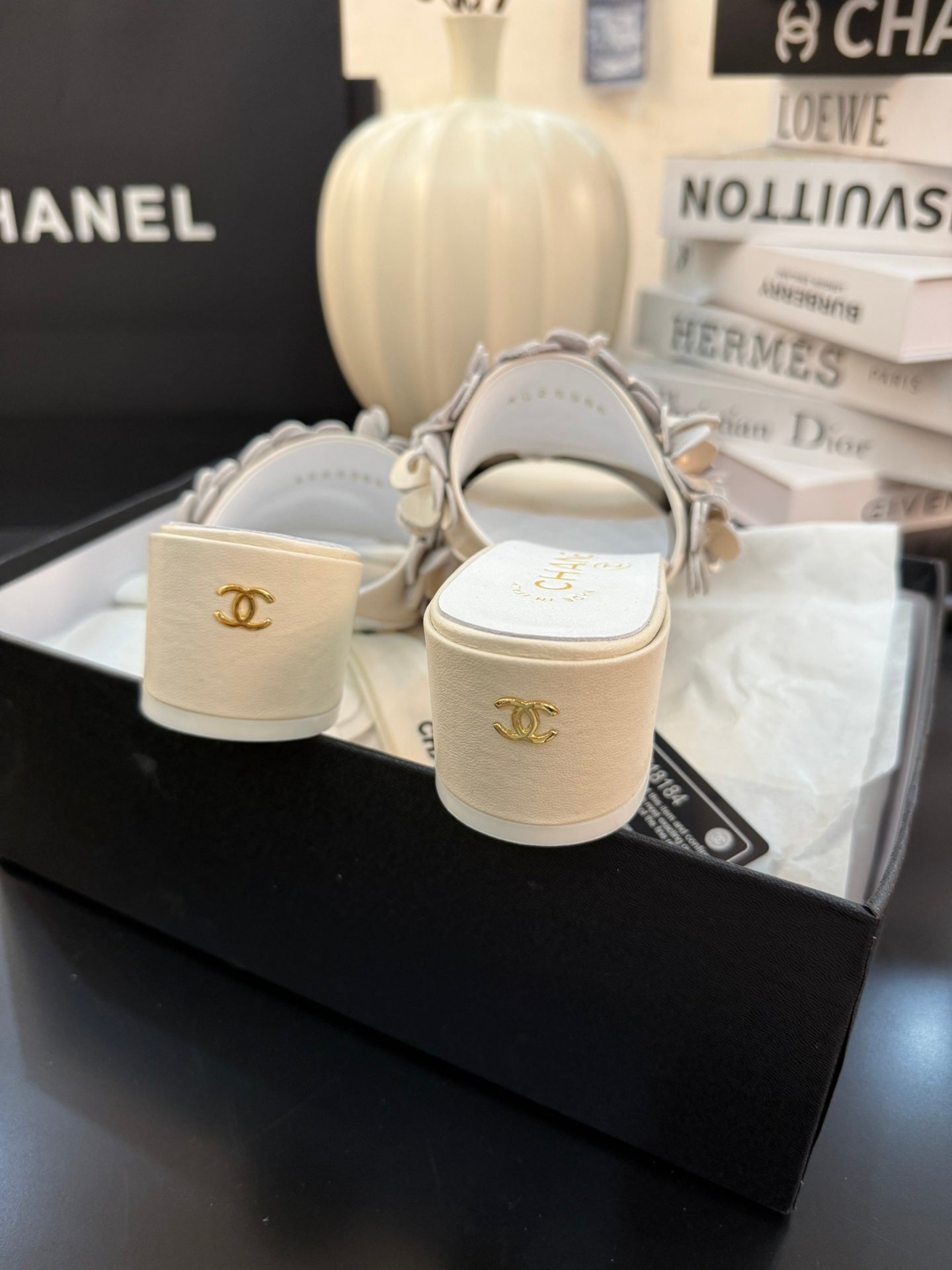 CHANEL MID HEEL 45 MM MULE IN WHITE CALFSKIN