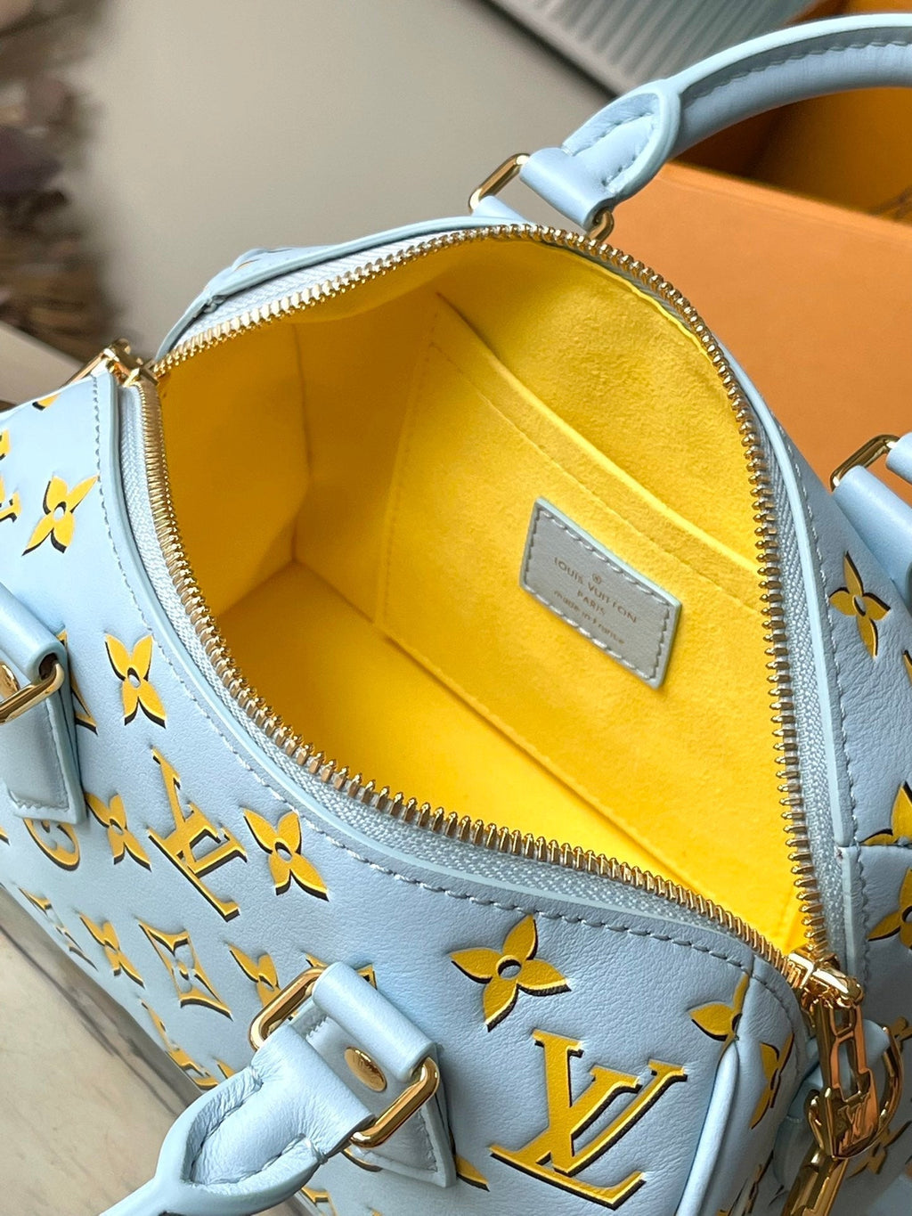LOUIS VUITTON SPEEDY BANDOULIÈRE 20 IN SKY YELLOW MONOGRAM CALFSKIN GOLD BUCKLE