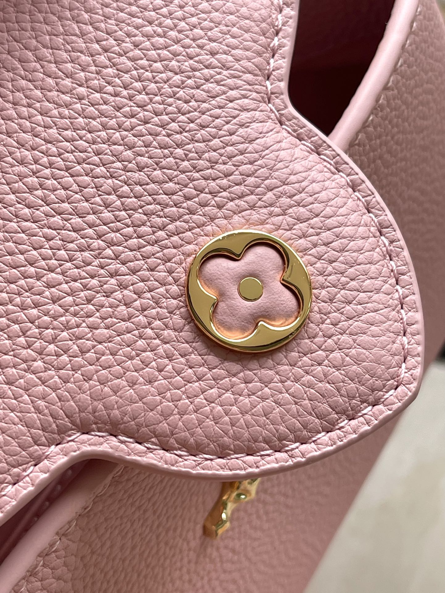 LOUIS VUITTON CAPUCINES EAST-WEST MINI 22 IN BLUSH PINK CALFSKIN GOLD HARDWARE