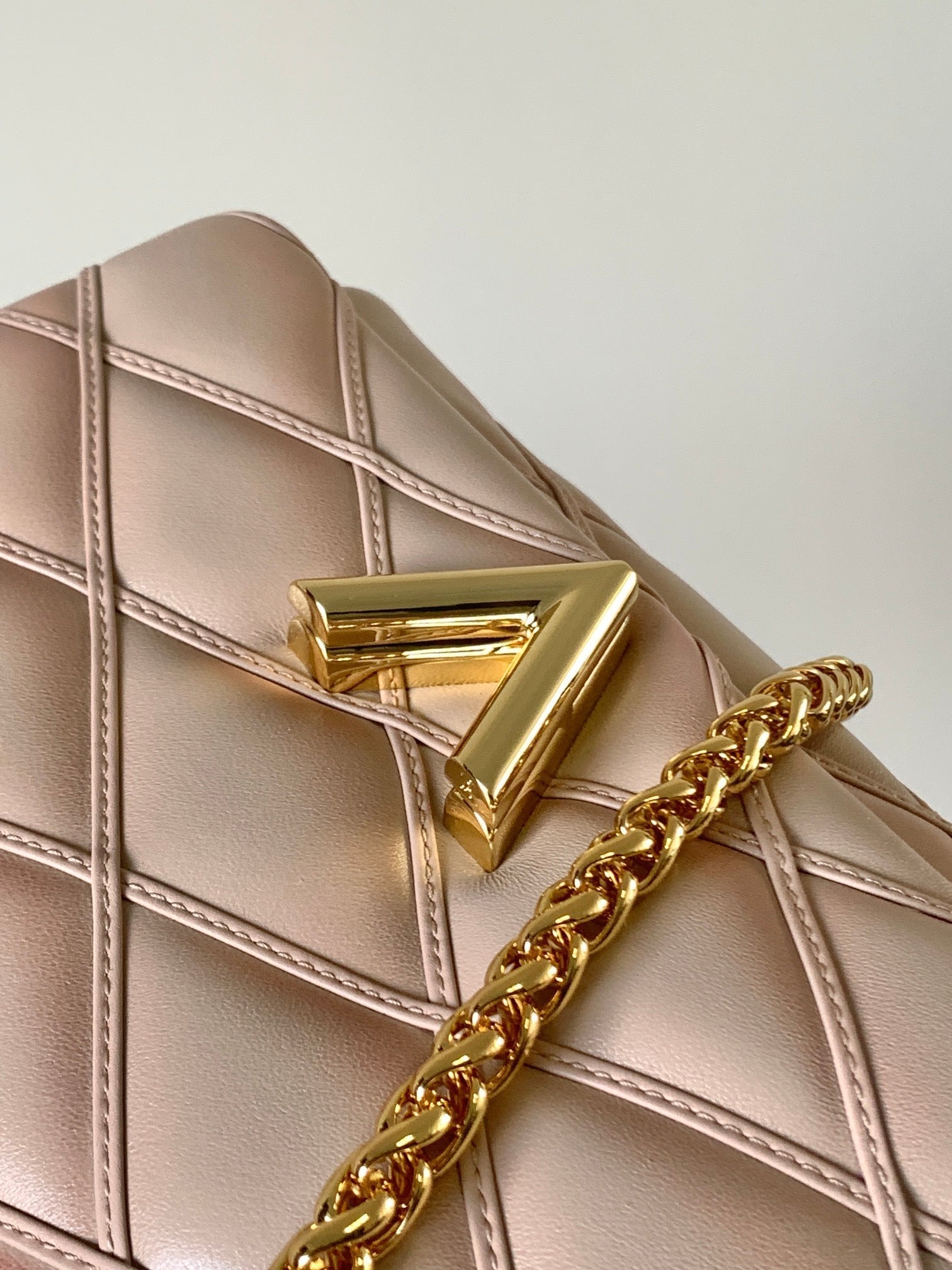 LOUIS VUITTON LV 25S GO-14 MM 23 IN LIGHT PINK QUILTED LAMBSKIN GOLD HARDWARE