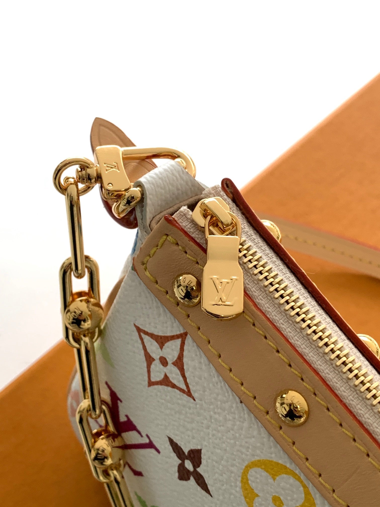 LOUIS VUITTON POCHETTE ACCESSOIRES BAG 22 IN MULTICOLOR MONOGRAM CANVAS AND COWHIDE